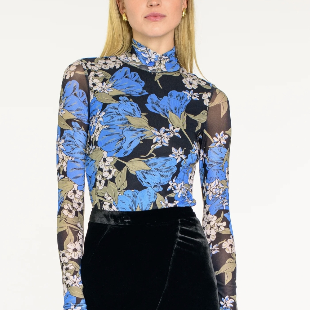 Elizabeth James The Label Samantha top in Night Bloom Size Small New without tag